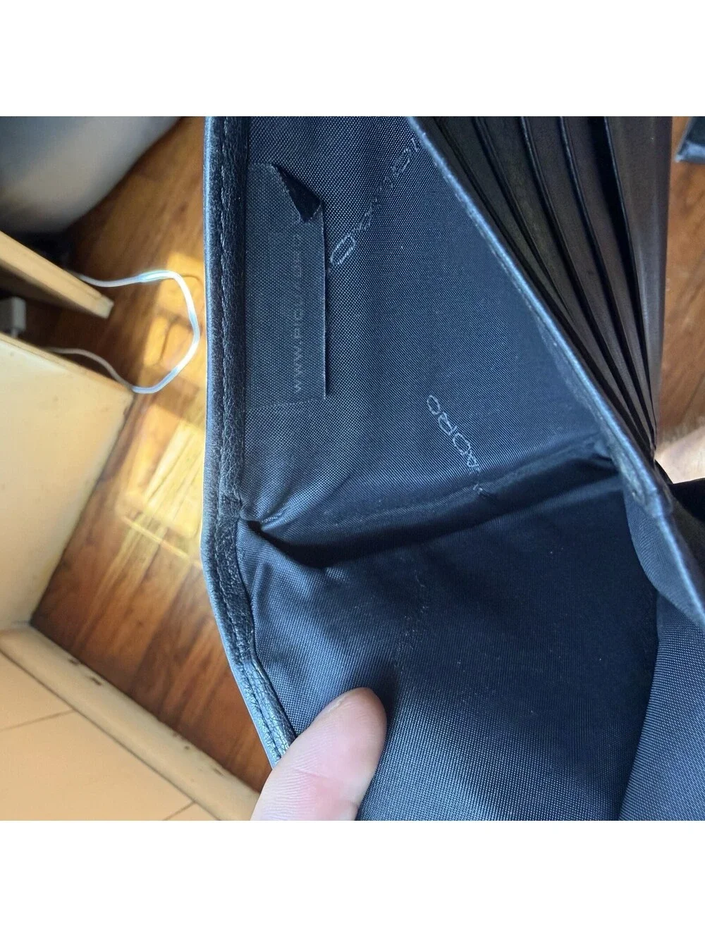 Piquadro Black Leather Slim Bifold Wallet Card Holder Men’s Minimalist Italy